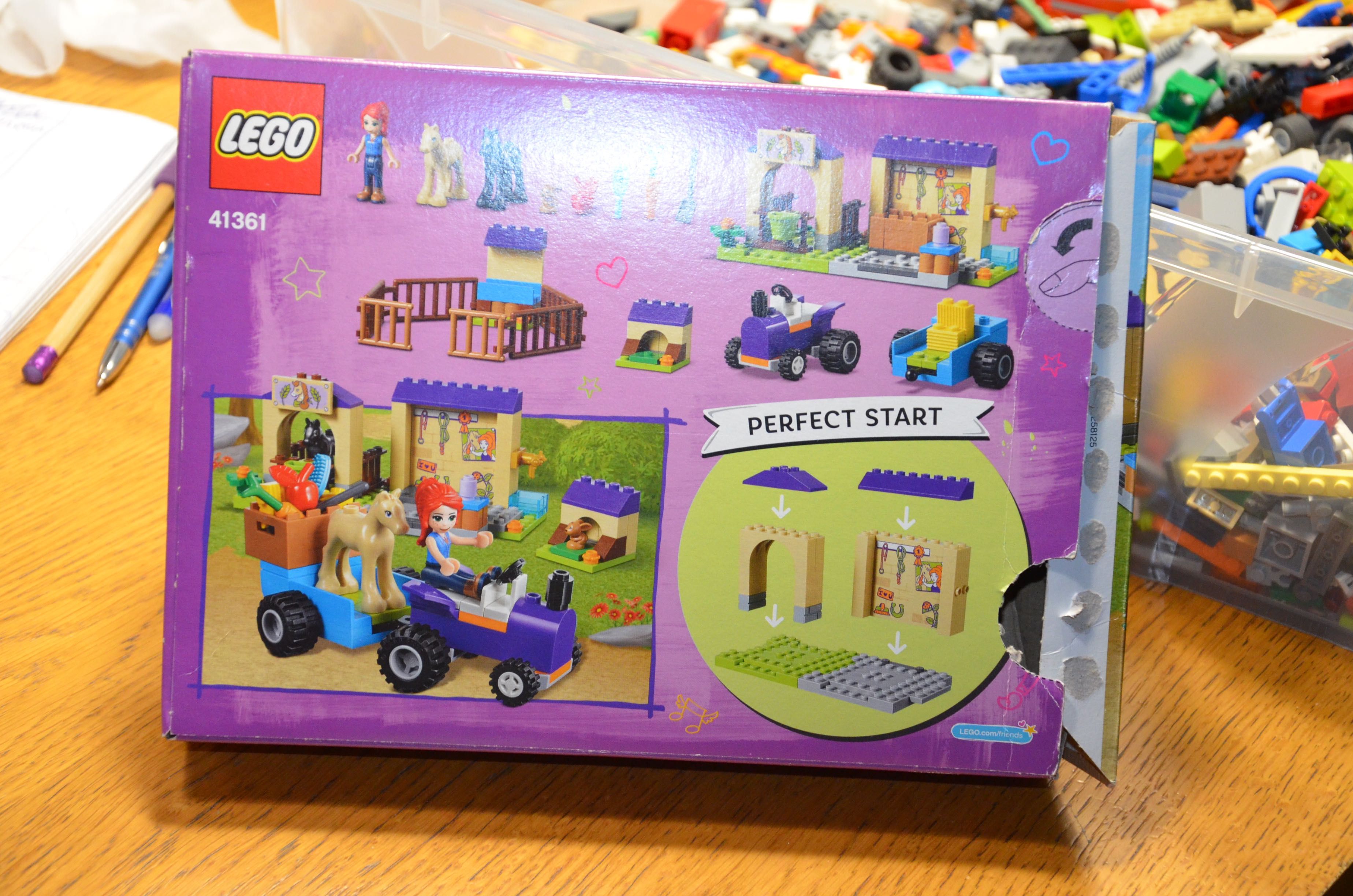 LEGO Friends 41361 Stajnia ze źrebakami Mii