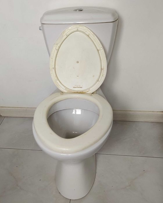 Унитаз компакт c бачком и гофрой полный комплект