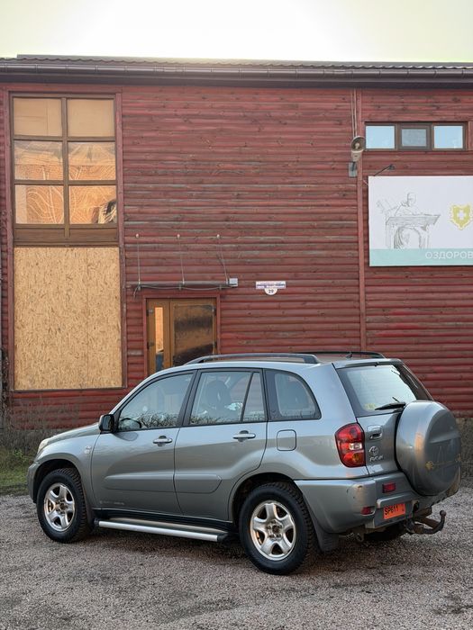 Toyota RAV четыре полный привод