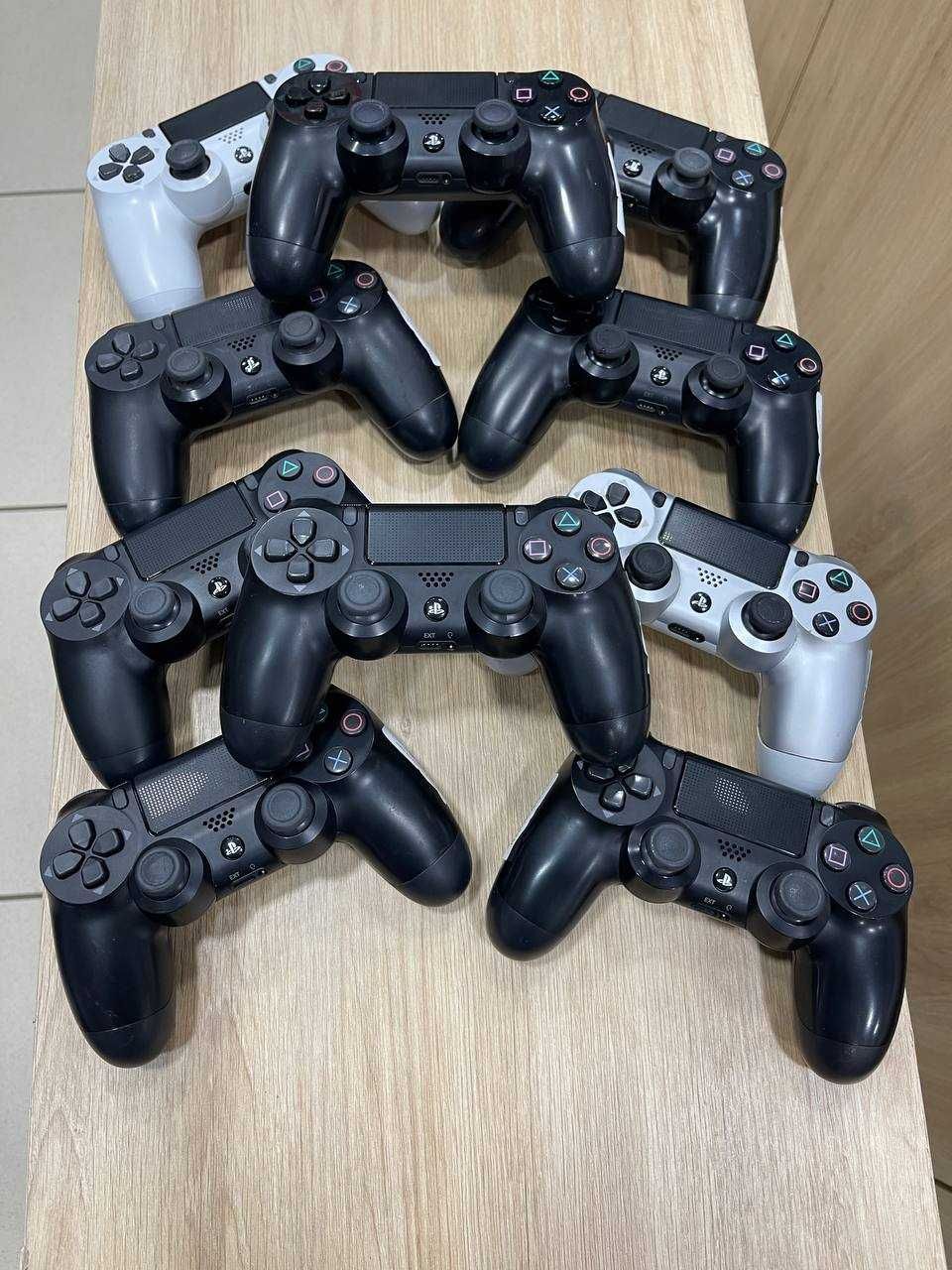 Геймпад DualShock 4 для PlayStation 4 (оригинал)