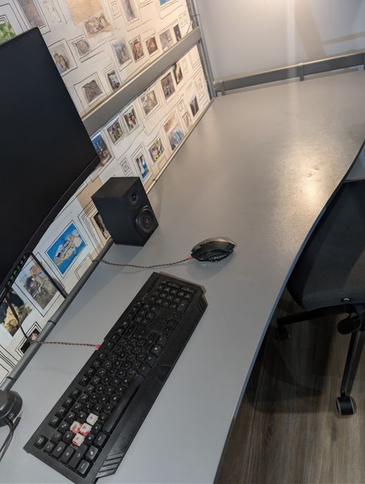 Łóżko Svarta Ikea z biurkiem