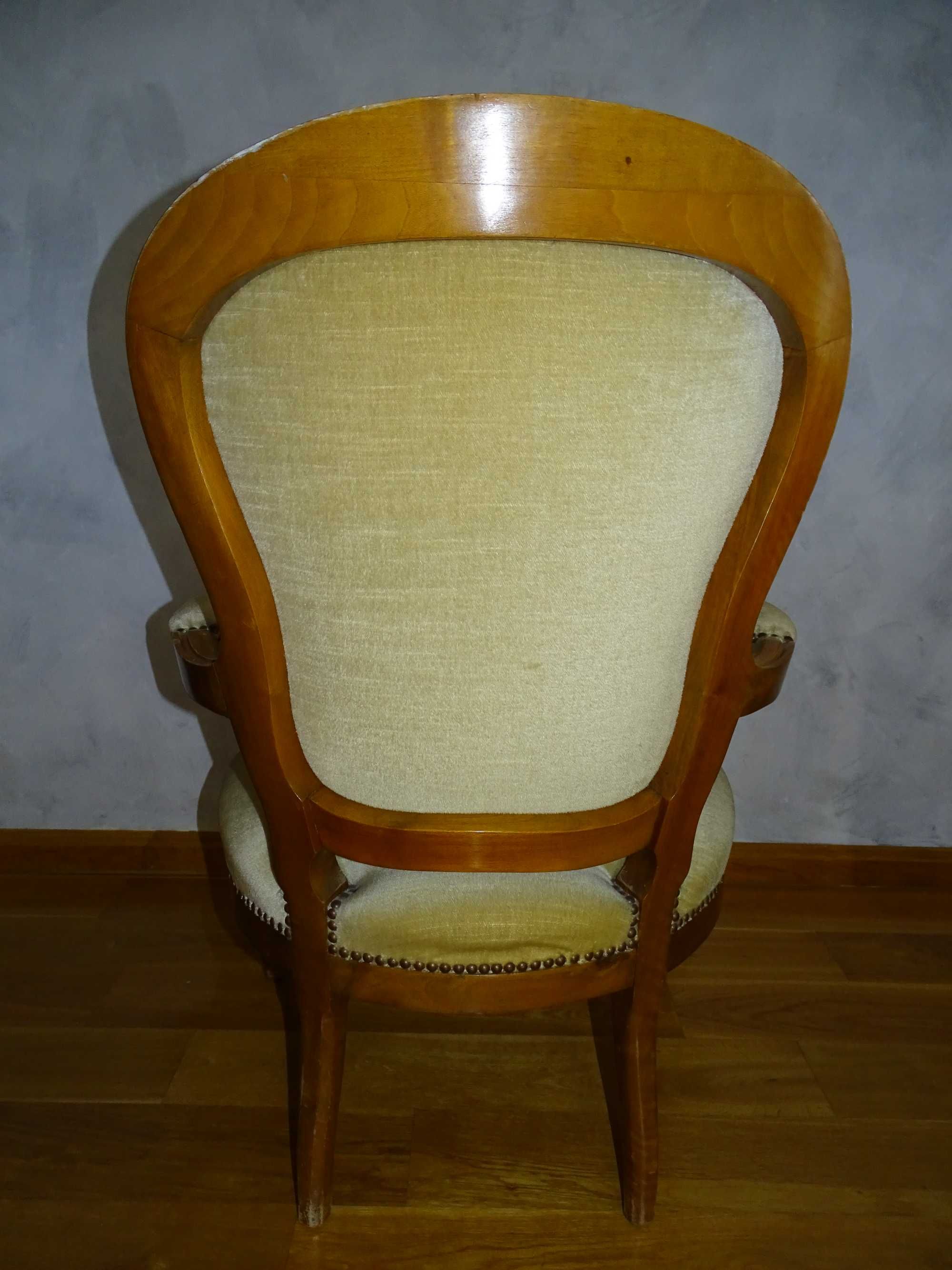 Fotel w stylu biedermeier (Ludwik XVI)