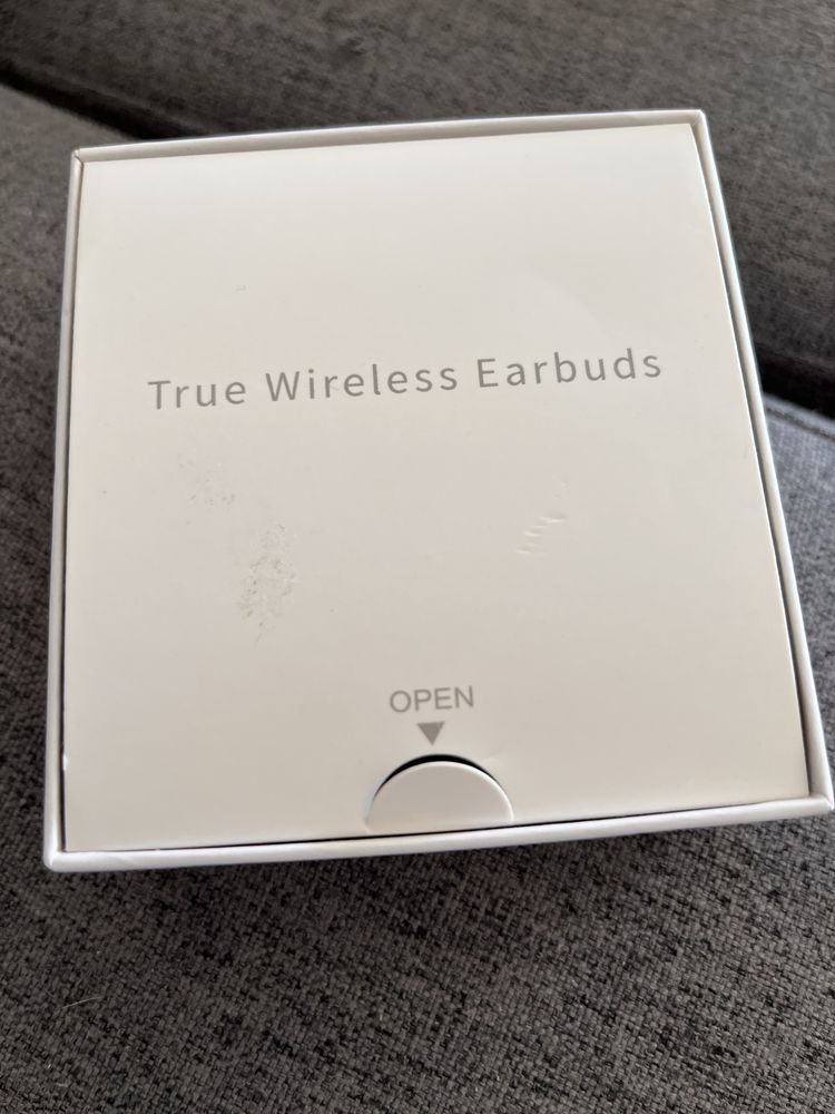 Earbuds bluetooth