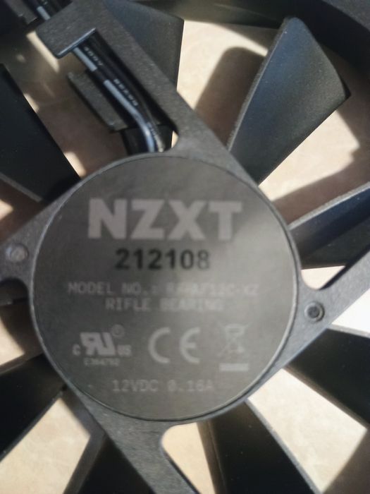 Вентилятор NZXT F120Q 120 мм Black (RF-Q12SF-B1)