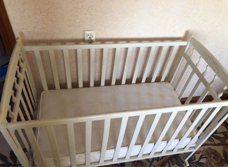 Продам дитячу кроватку,у хорошому стані