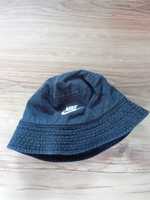 Czarny bucket hat