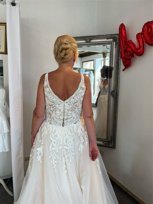 Suknia ślubna tiul koronka koraliki