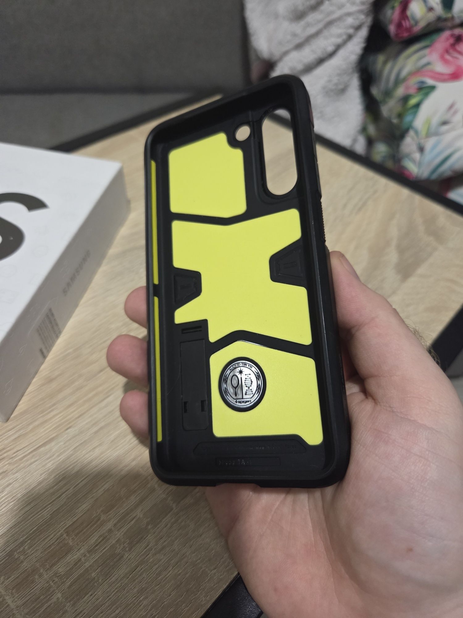 Samsung S21 FE 5G + etui Spigen + folia