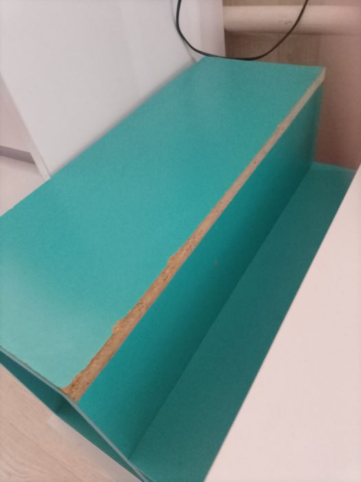 Парта шкільна білого кольору