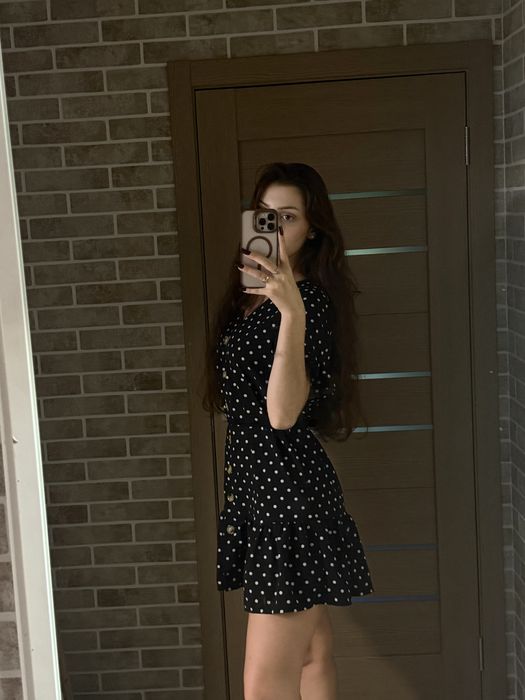 Сукня коротка в горошок