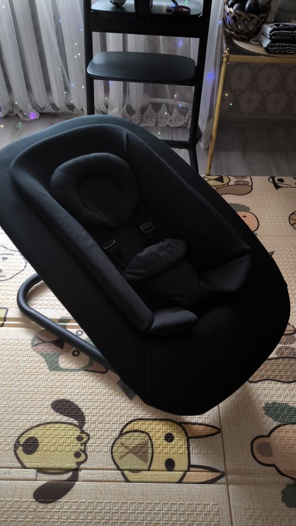 Баунсер Cybex lemo black