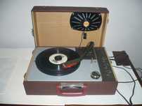 Gramofon z lat 70-siątych