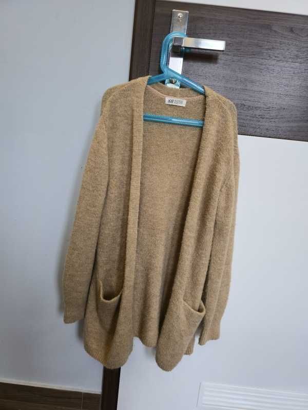 H&M_Kardigan brązowy z kieszeniami_134/140