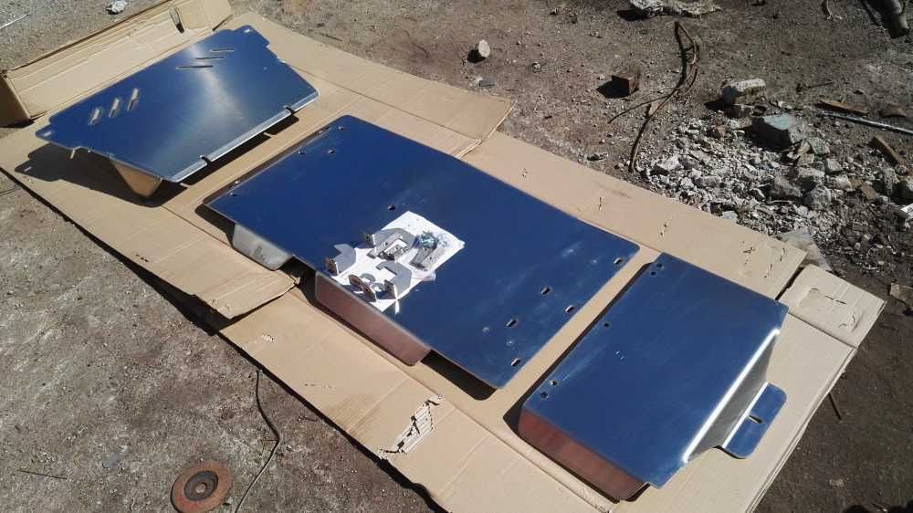 Komplet Osłon Aluminiowa Nissan Navara D22 Osłona Silnika Skrzyni Redu