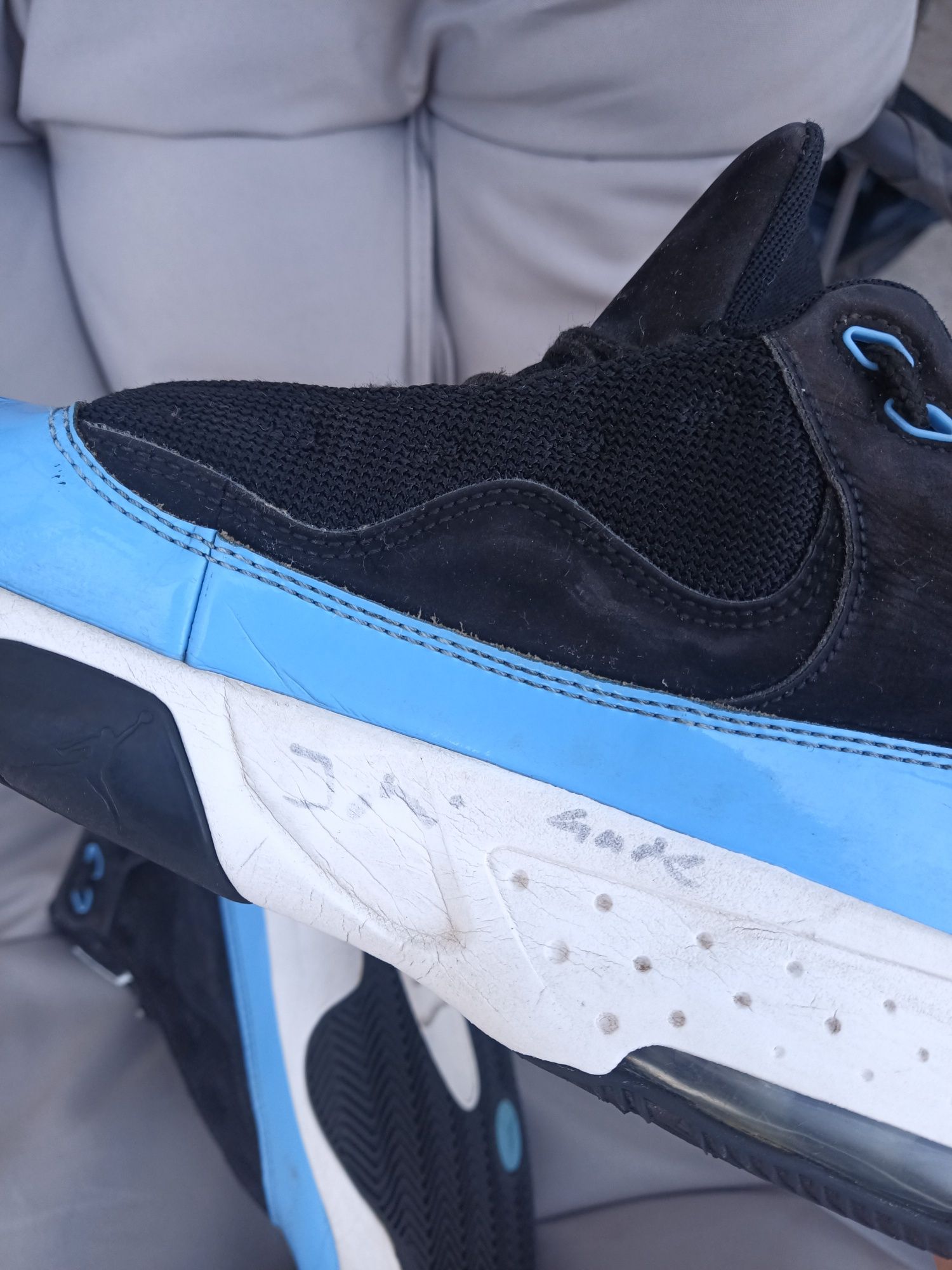 Jordan Max Aura 2 Black University blue men's shoes