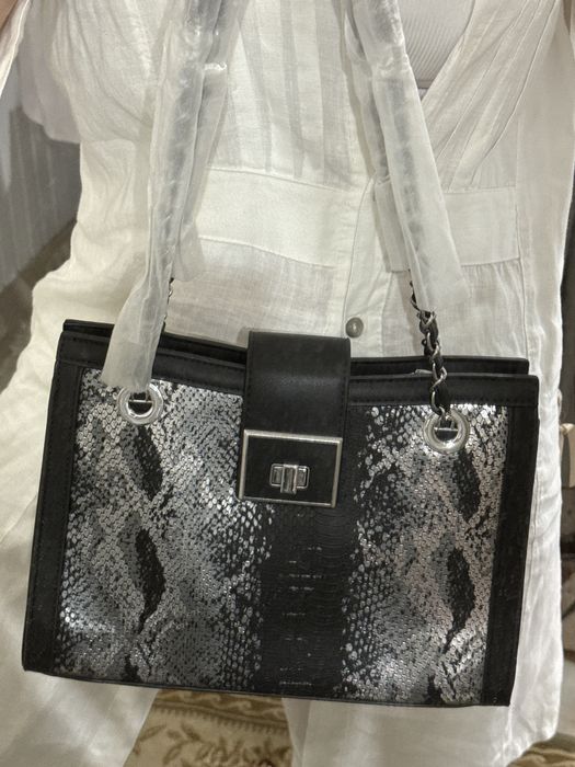 Сумка чорна під пітон нова