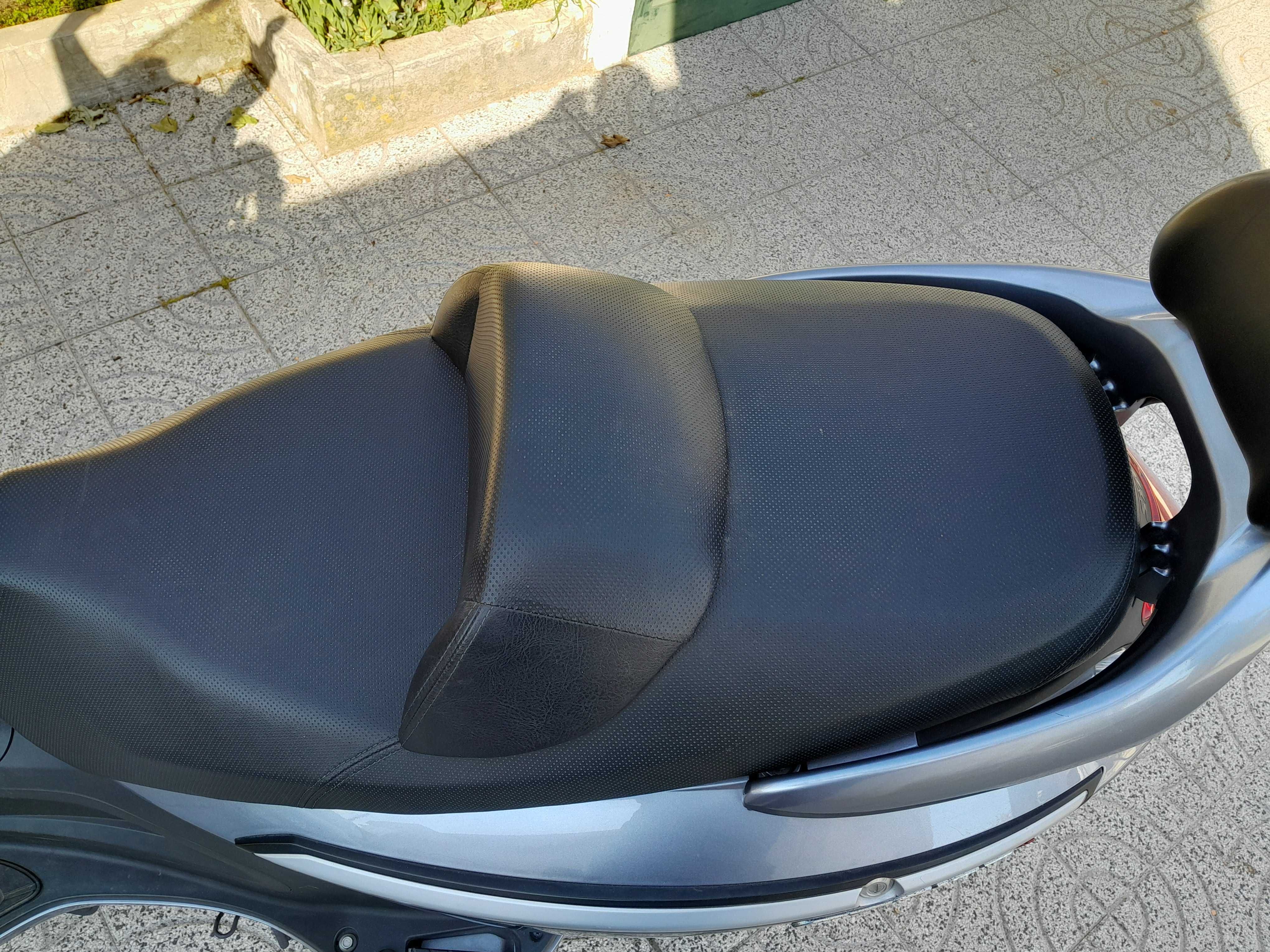 Scooter Sym GTS125 I