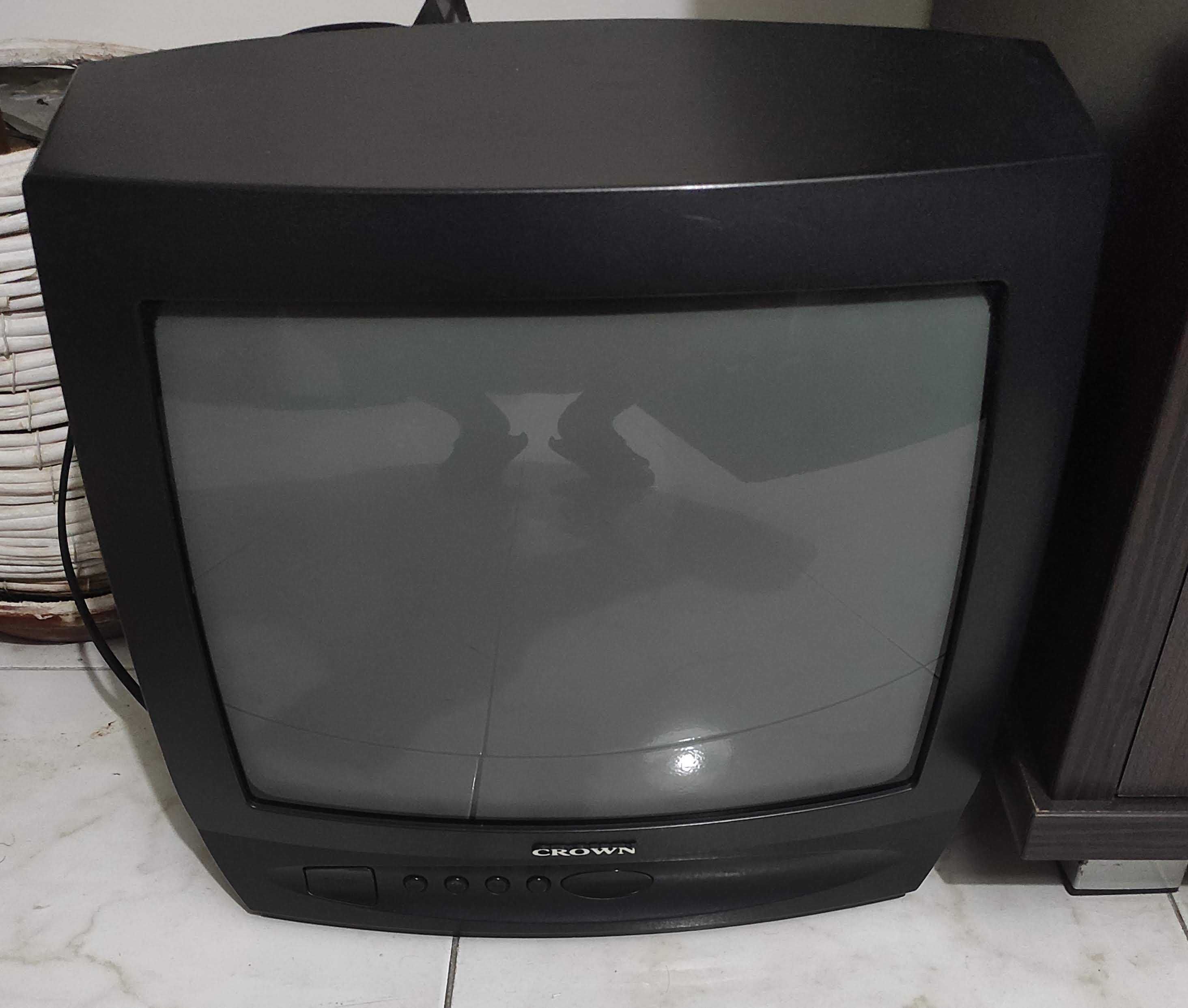 TV Televisão Crown com comando