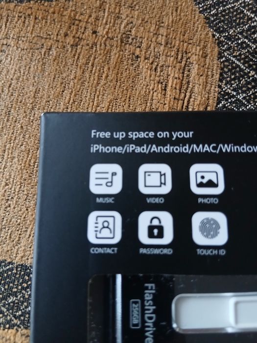 Pendrive  4-w-1 USB 3.0 Flash Drive o pojemności 256 GB