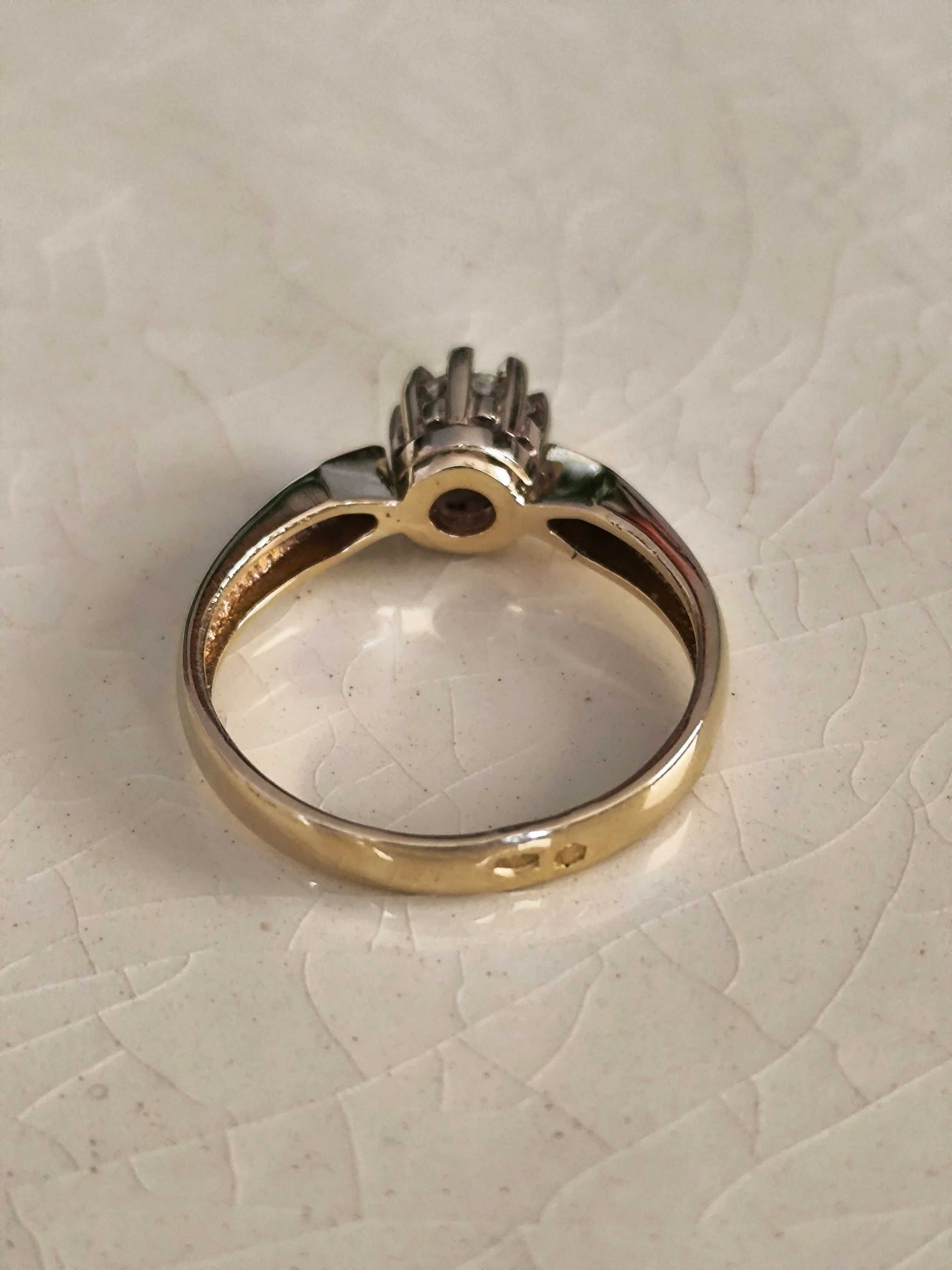 Pierścionek z diamentem 0,57 CT, 3 x Excellent / dwa certyfikaty