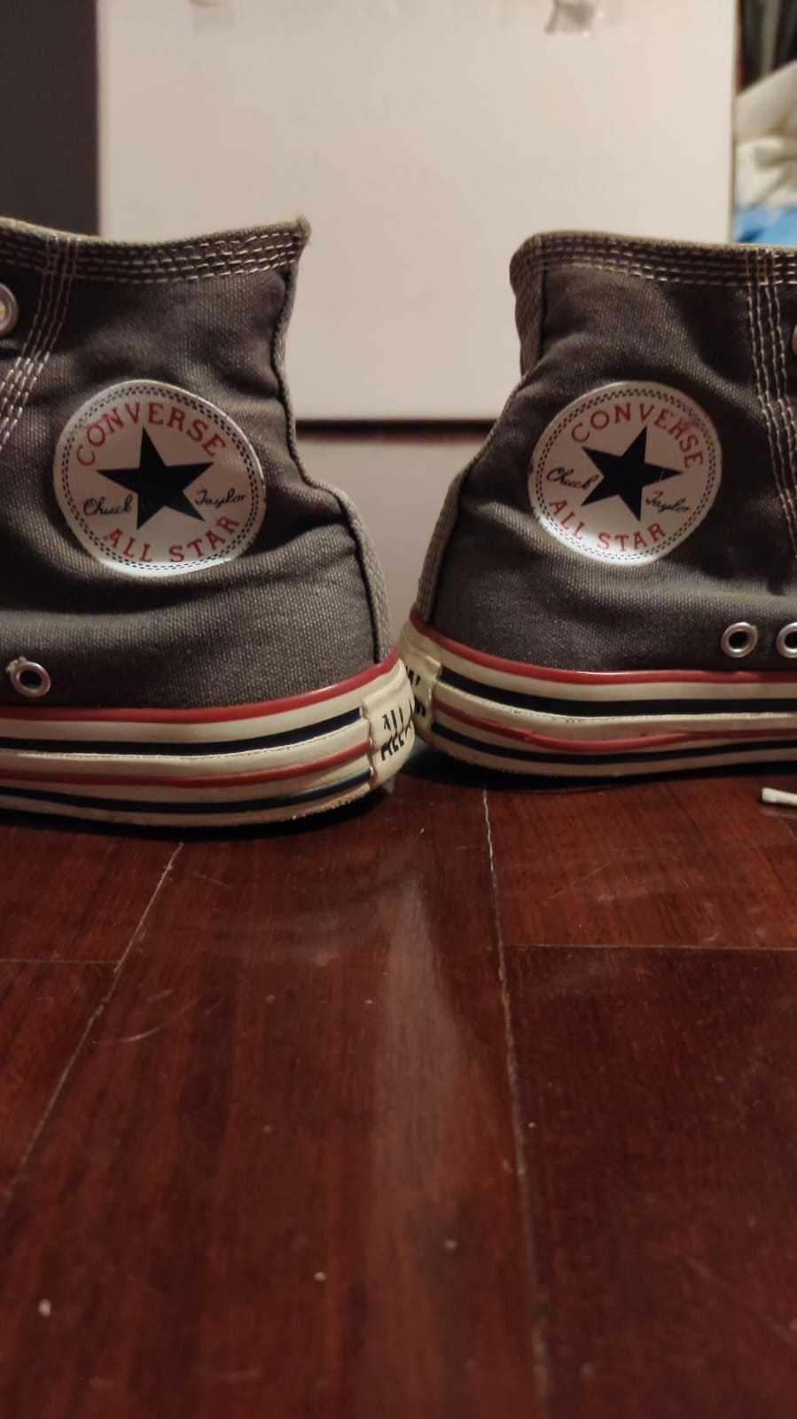 Converse All Star cinzentas