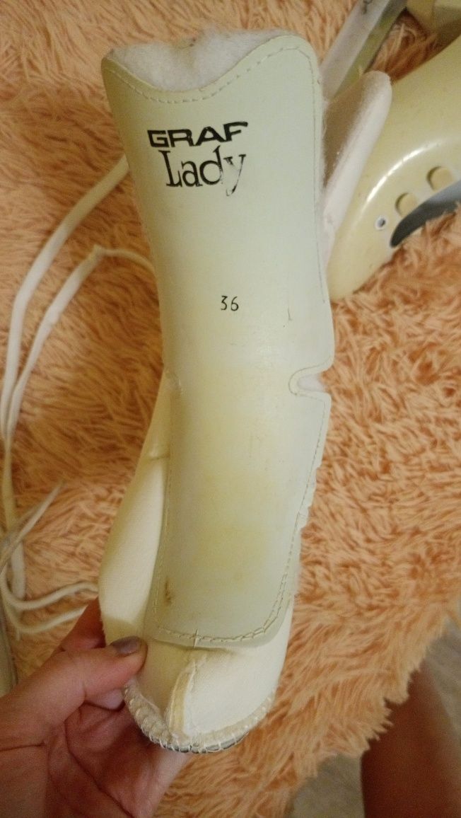 Продам коньки GRAF LADY