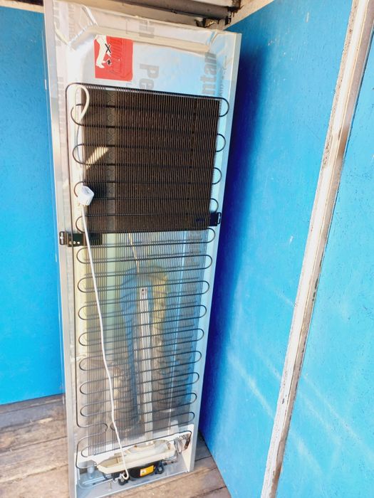 Lodówka Do Zabudowy 2-letnia Stan Idealny 100% Sprawna Transport