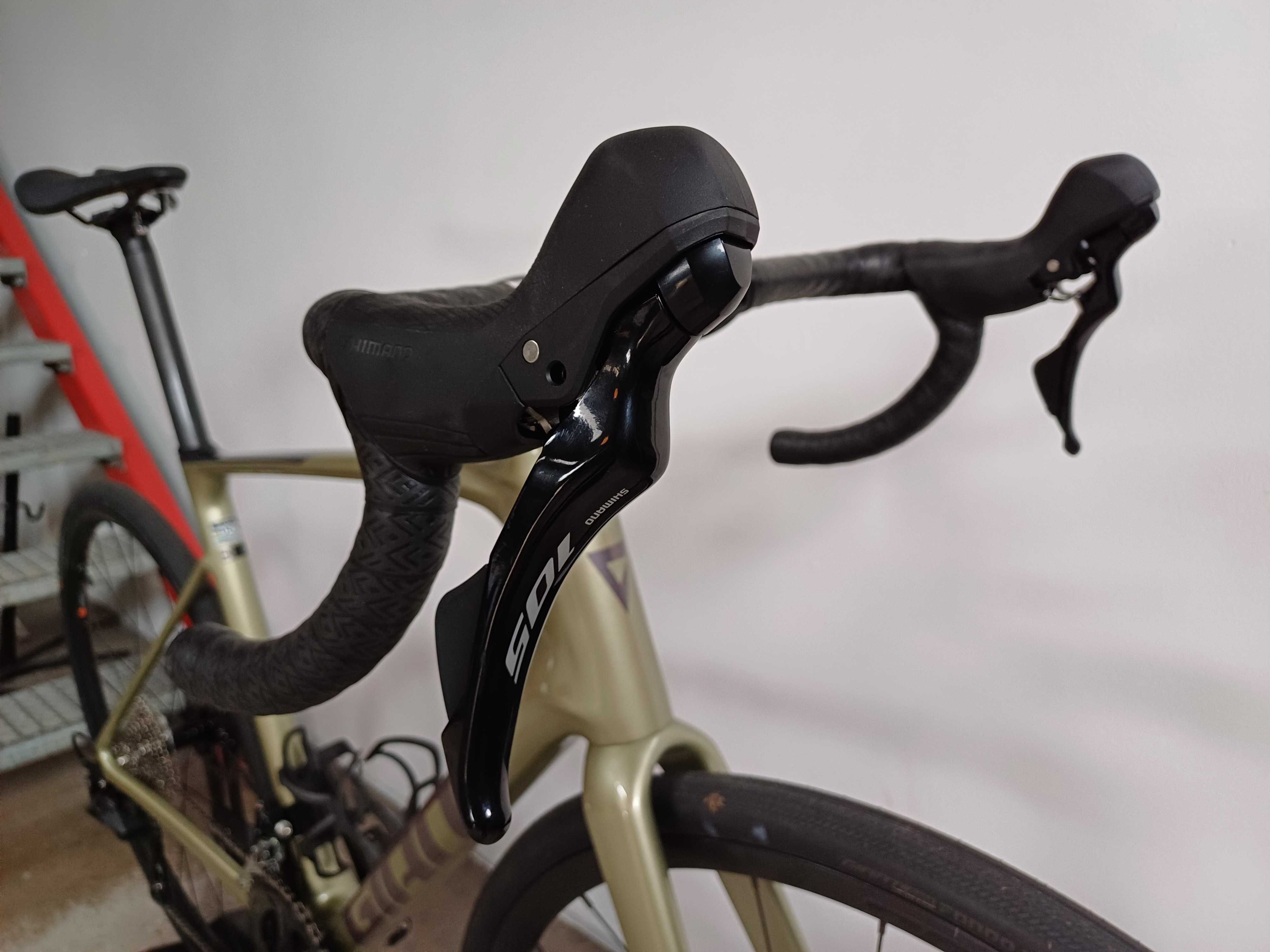 GIANT Defy Advanced 2 Złoty Rycerz Szos roz ML