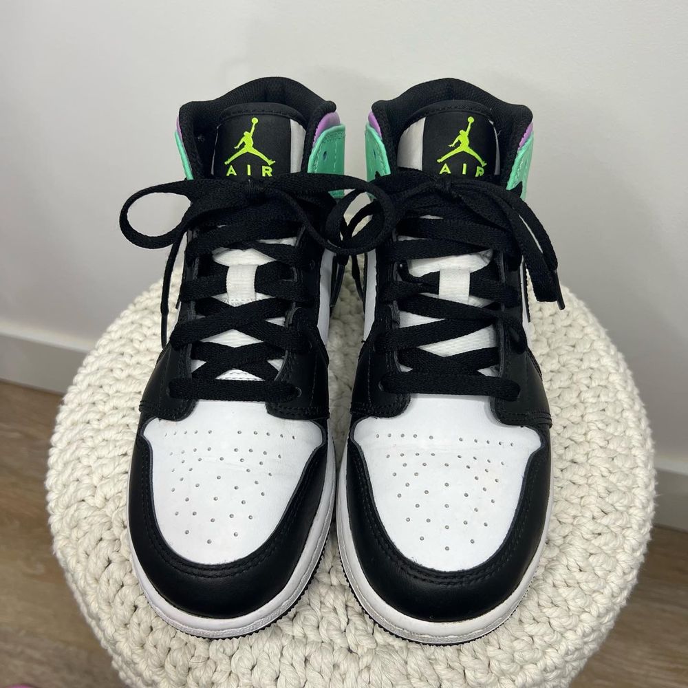 Air Jodan 1 Mid Pastel Black Toe