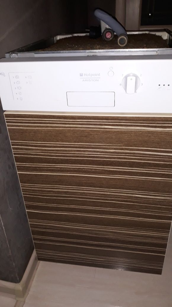 Посудомийна машина Hotpoint-ARISTON LSP 720 A W.