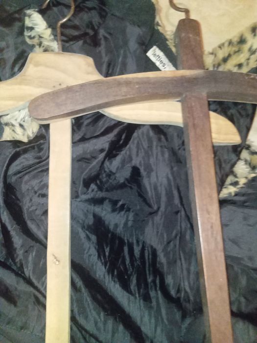 Dois cabides antigos de 47 cm