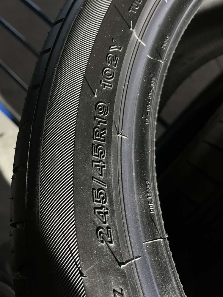 275/40/19+245/45/19 R19 Bridgestone Potenza S001 4шт нові