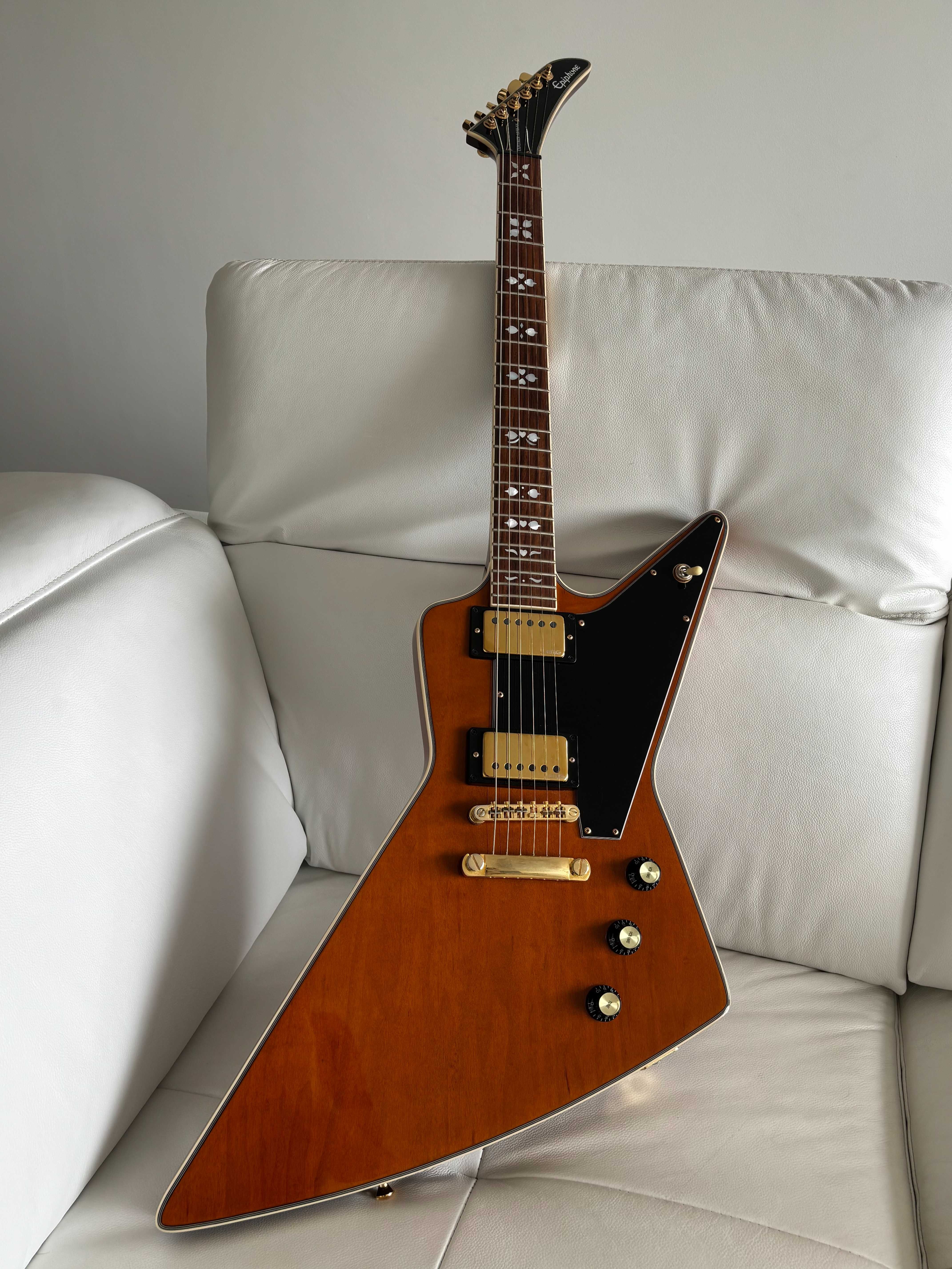 Epiphone Explorer Artisan Lee Malia, com pickups EMG JH HET set