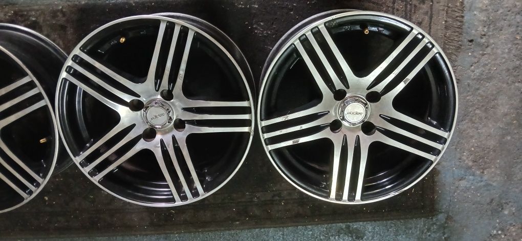 Alufelgi 15 " cali 4x100 Racing Line