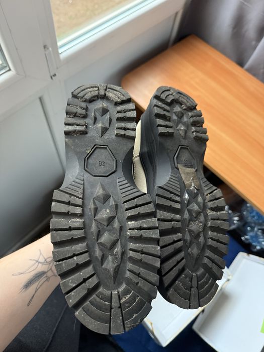 Бежеві весняні ботінки