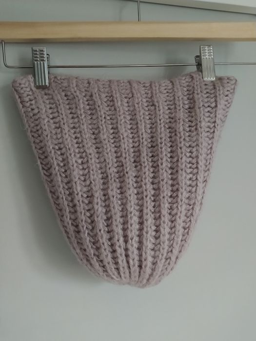 Komplet czapka ocieplana i szal, komin w pastelowym kolorze