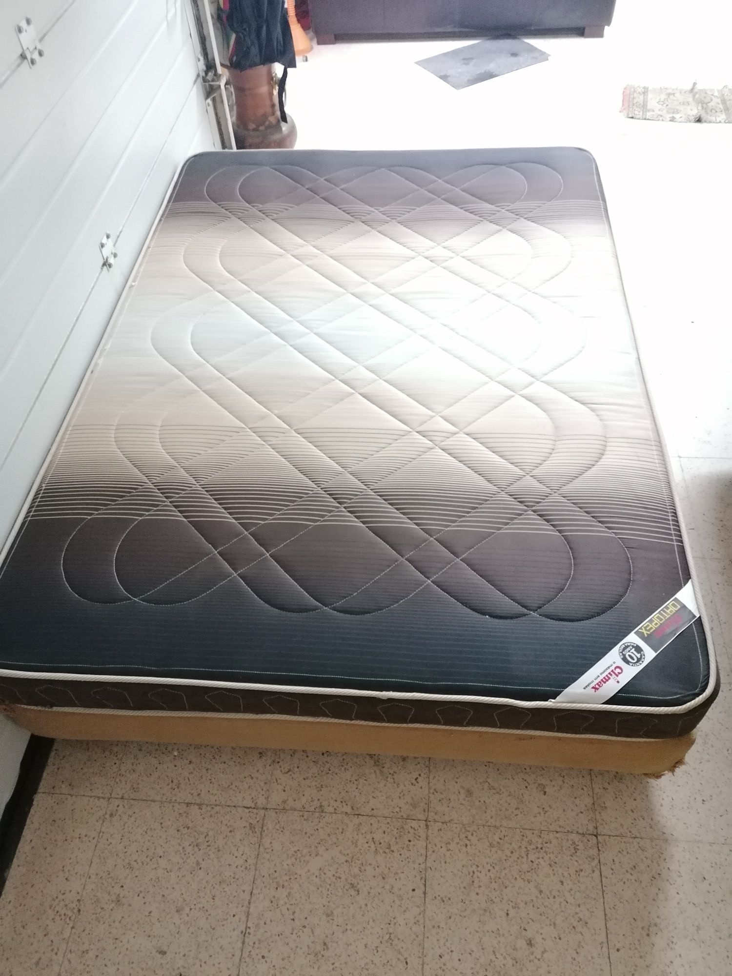 Cama casal base sem colchão Possiblidade de entrega