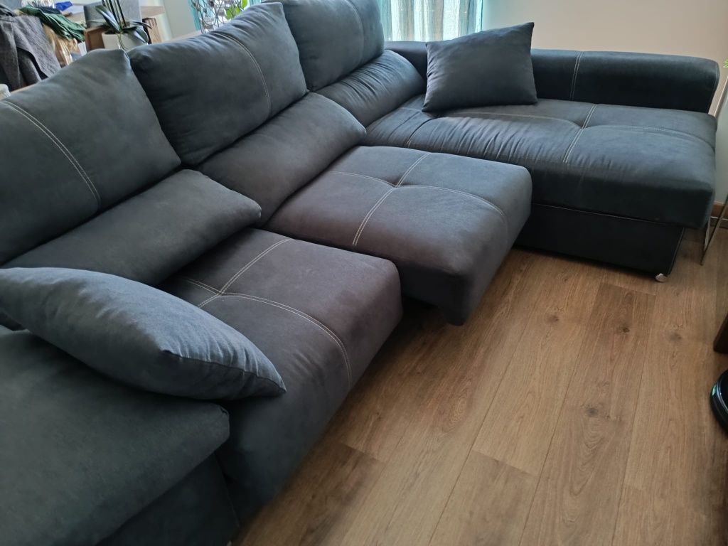 Sofá com chaise longue