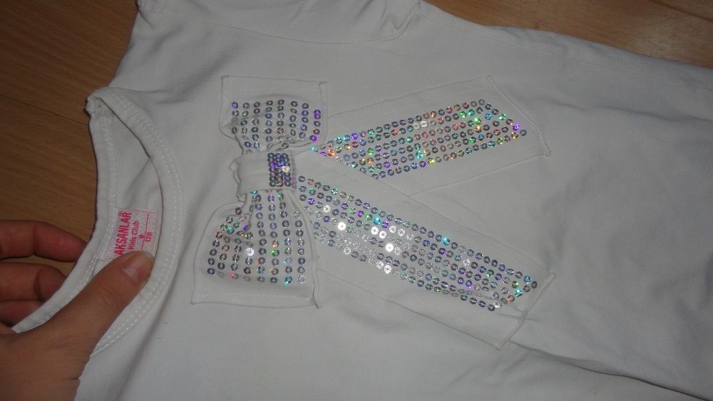 Bluzeczki dla dziewczynki roz. 128 cm zestaw