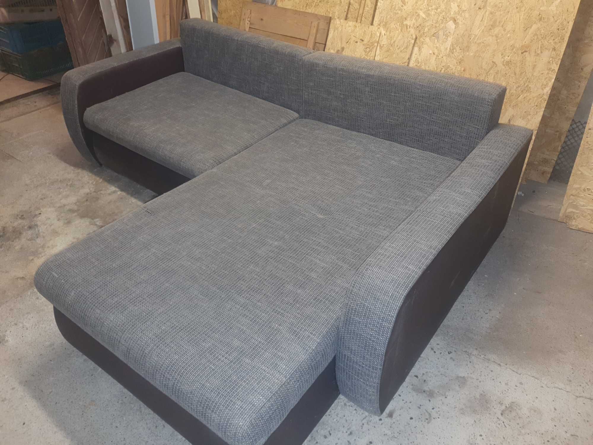 Sofa, szafka, regał, stół