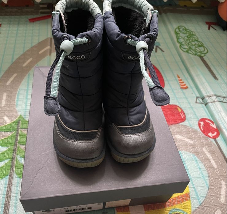 Продам зимние сапожки Ecco на мальчика