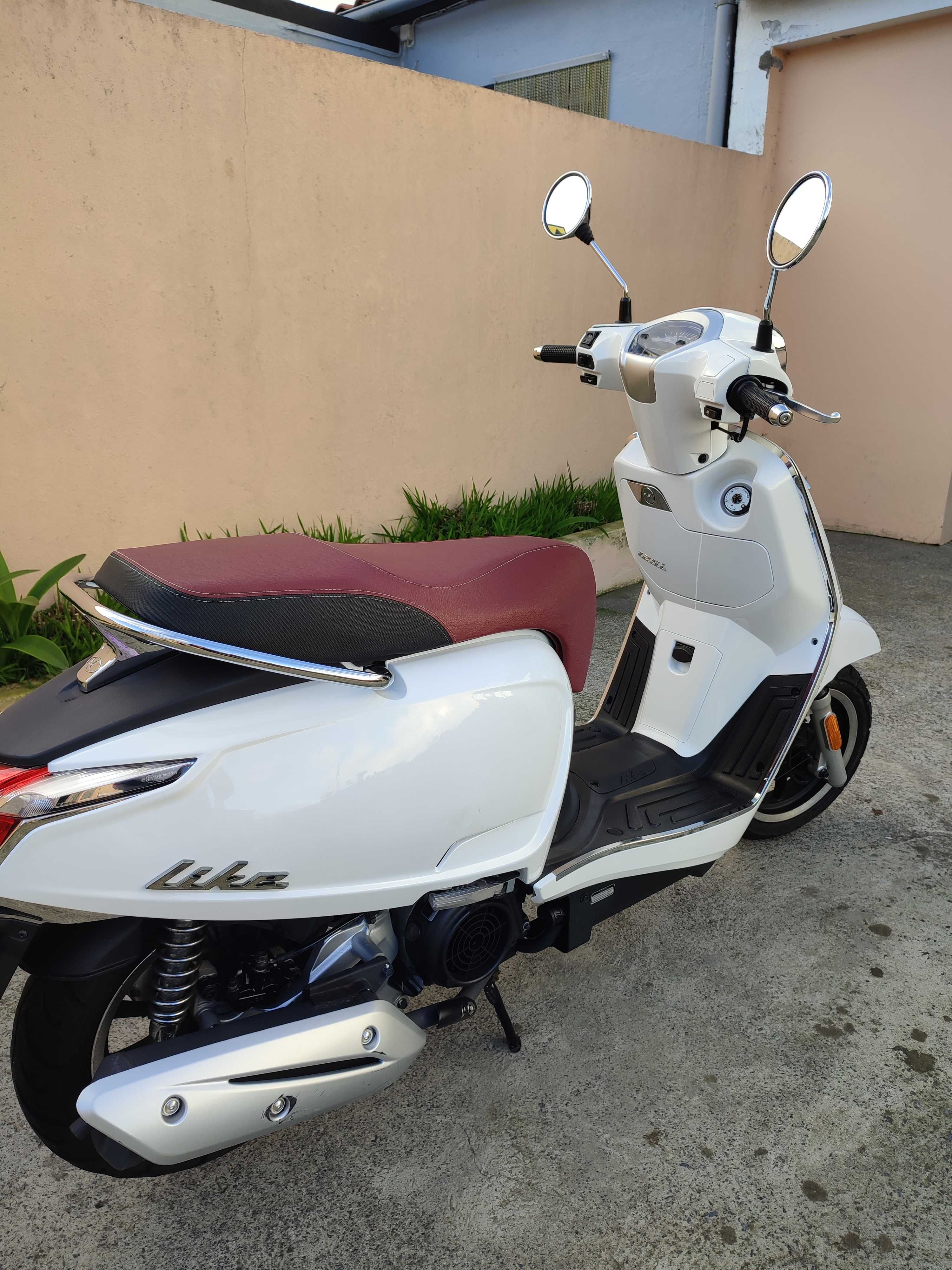 Mota Scooter Kymco Like 125