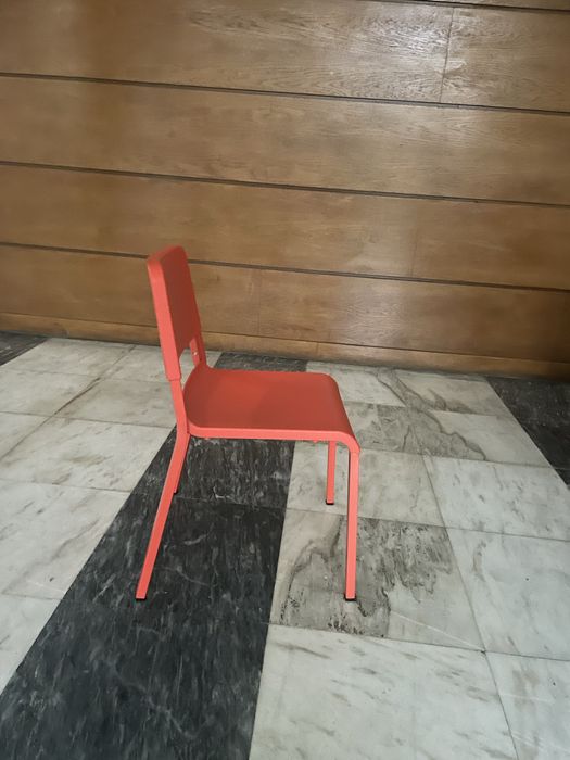 Cadeira Laranja Plastico e Metal Design Space Age Mid Century