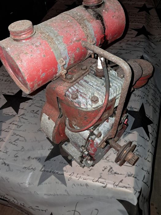 Motor a gasolina antigo