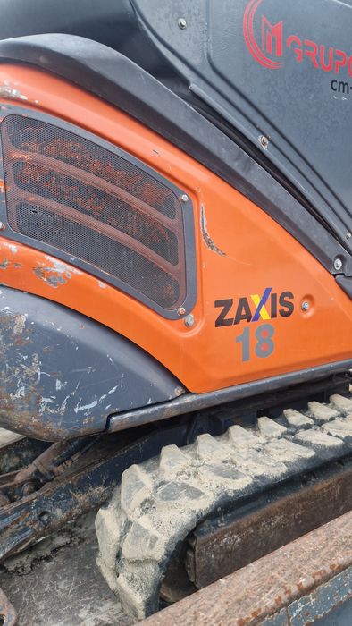 Miniescavadora Hitachi Zaxis 18 – Pronta a trabalhar