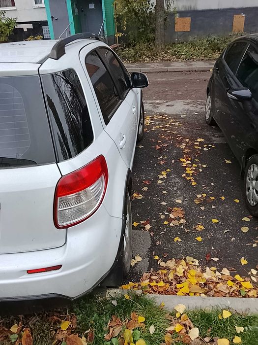 Автомобіль Suzuki SX4