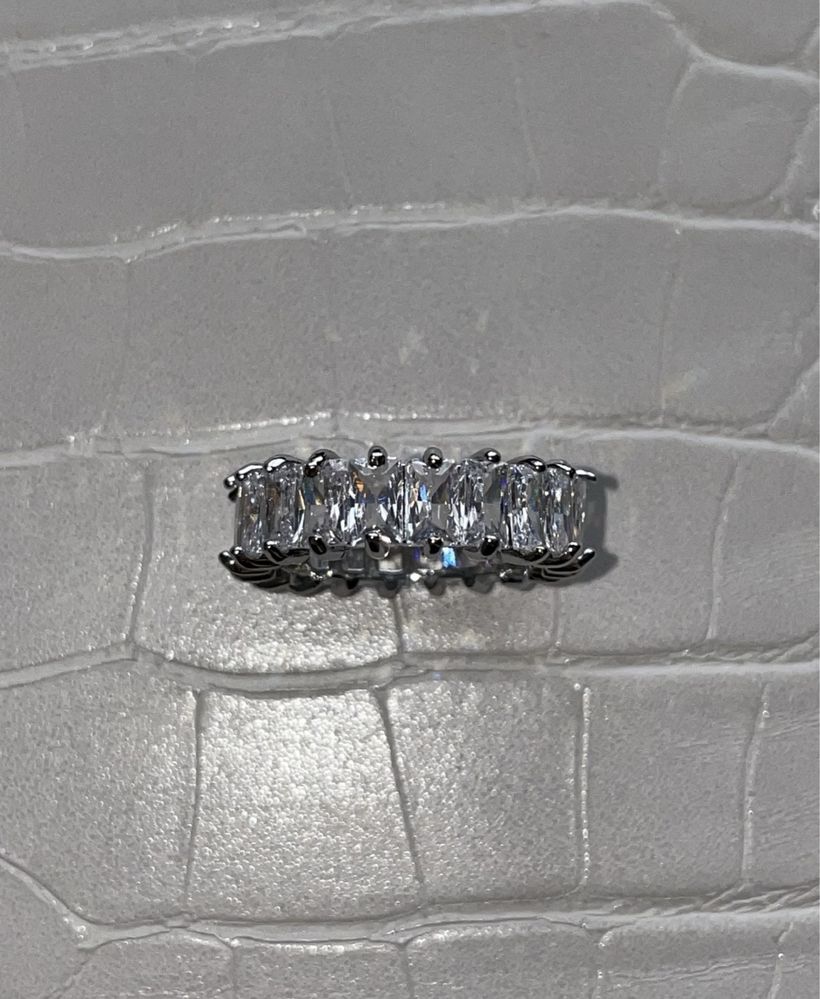 Nowy srebrny pierścionek rozm. 52 typu Swarovski Vittore