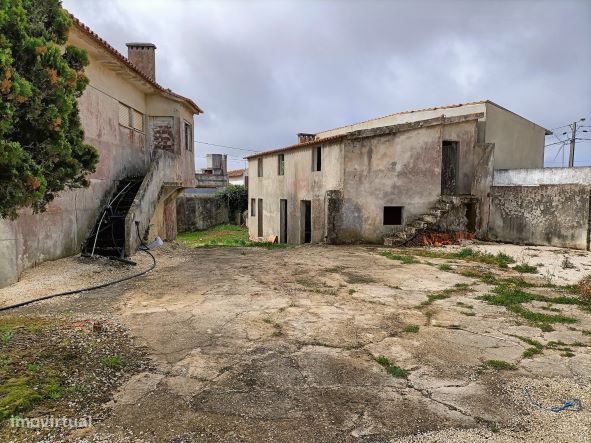 Terreno com Varias casas Cela Nova Alcobaça-Leiria