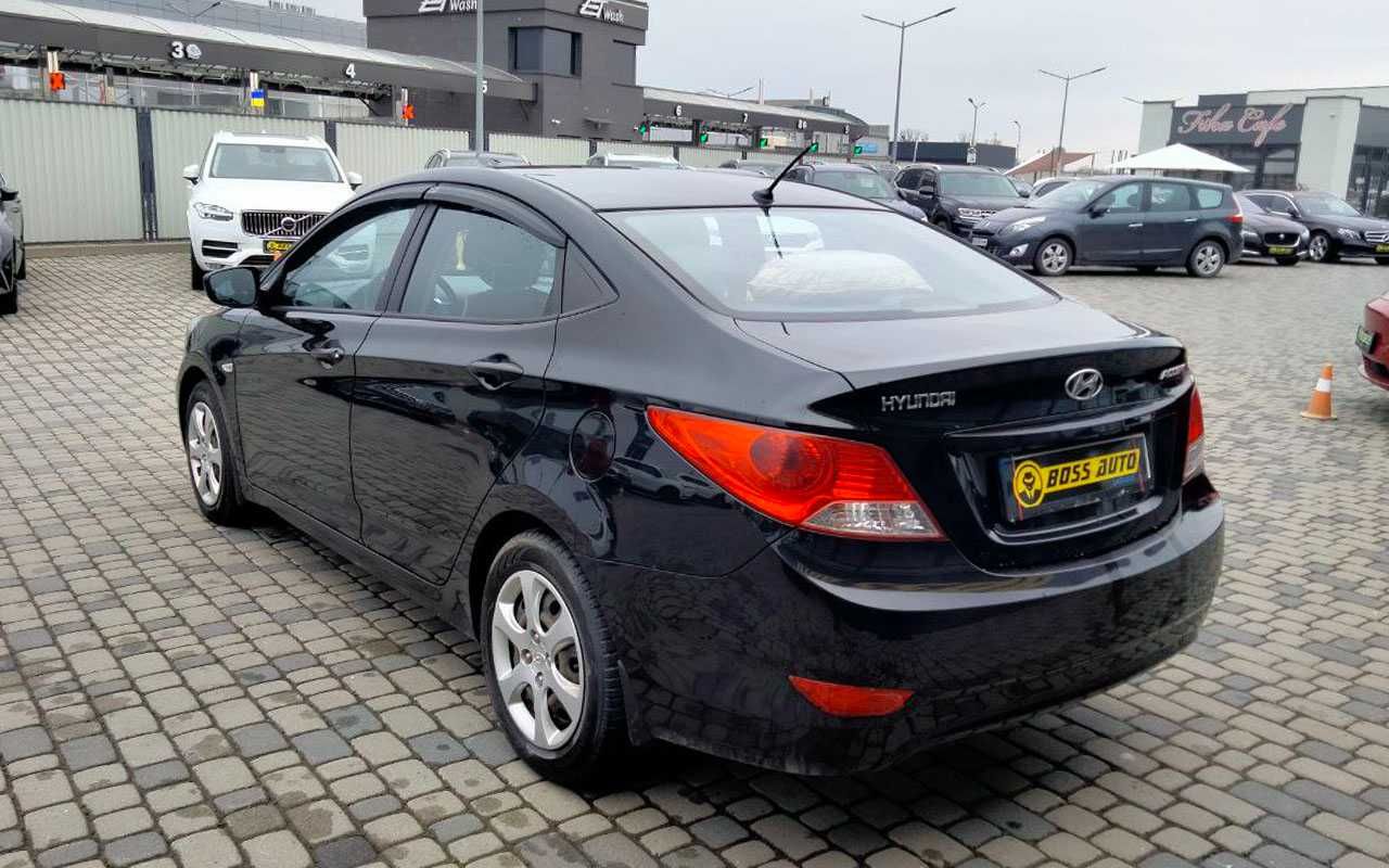 Hyundai Accent 2013