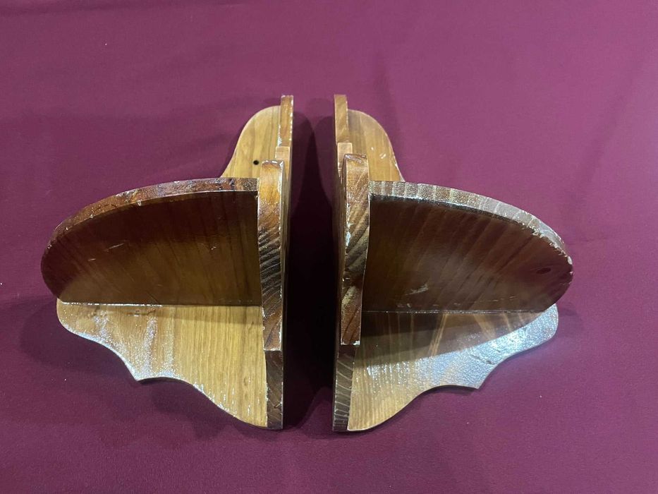 2 peanhas de canto em pinho maciço envernizado 27 x 31cm